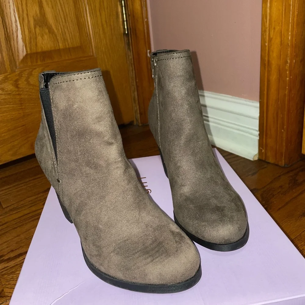 Booties - Picture 6 of 7